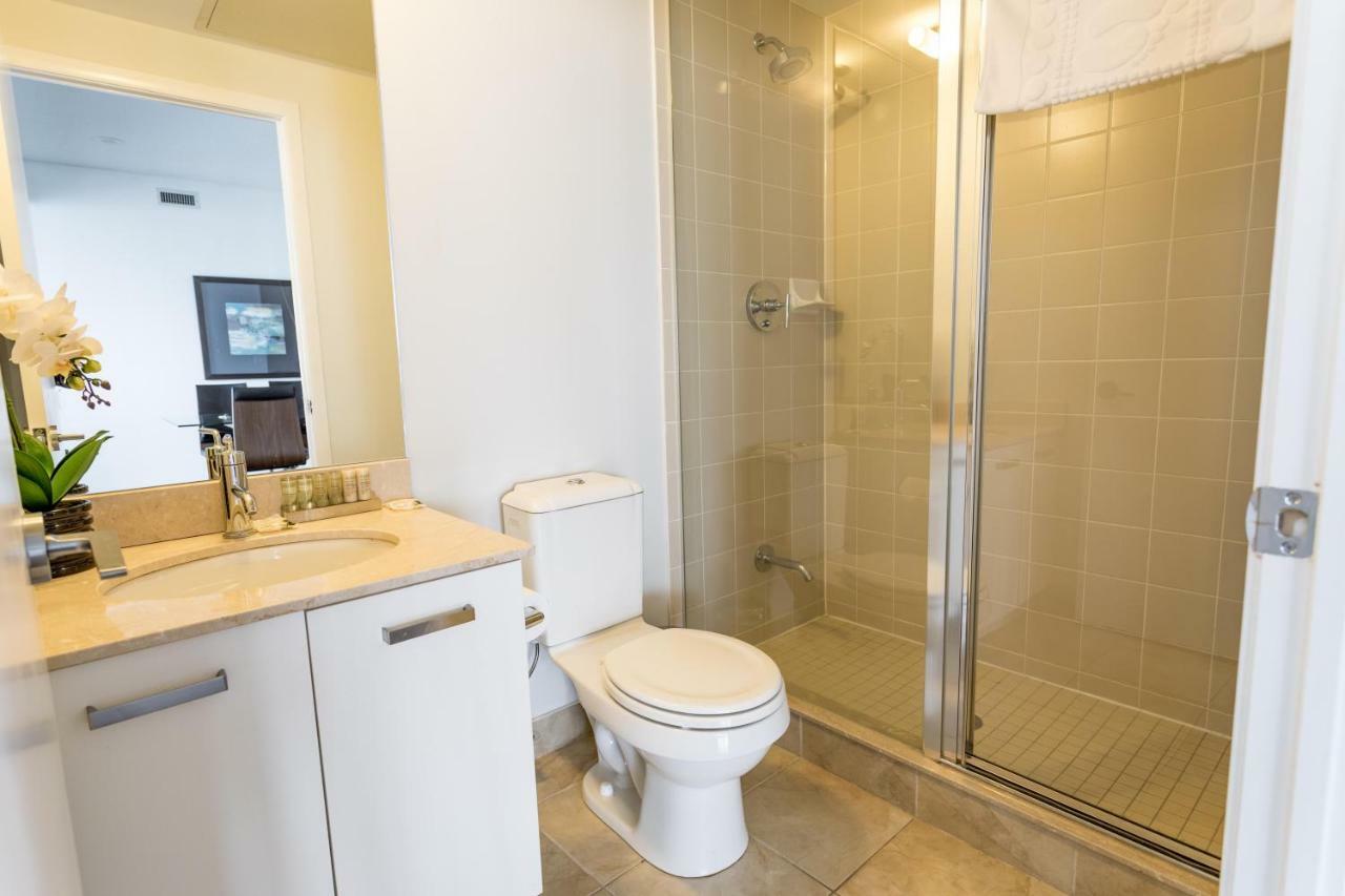 Altitude Suites Bay Street - Holiday Bonus - Free Parking Toronto Bagian luar foto
