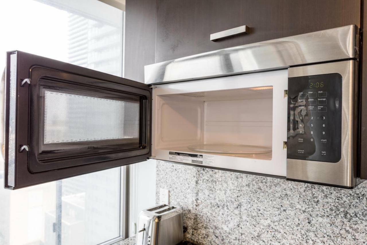 Altitude Suites Bay Street - Holiday Bonus - Free Parking Toronto Bagian luar foto