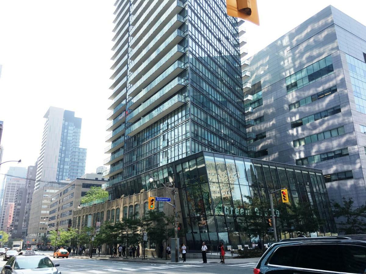 Altitude Suites Bay Street - Holiday Bonus - Free Parking Toronto Bagian luar foto