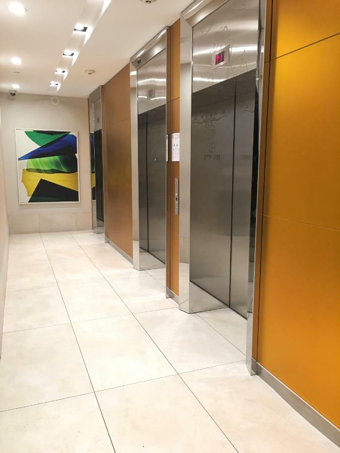 Altitude Suites Bay Street - Holiday Bonus - Free Parking Toronto Bagian luar foto