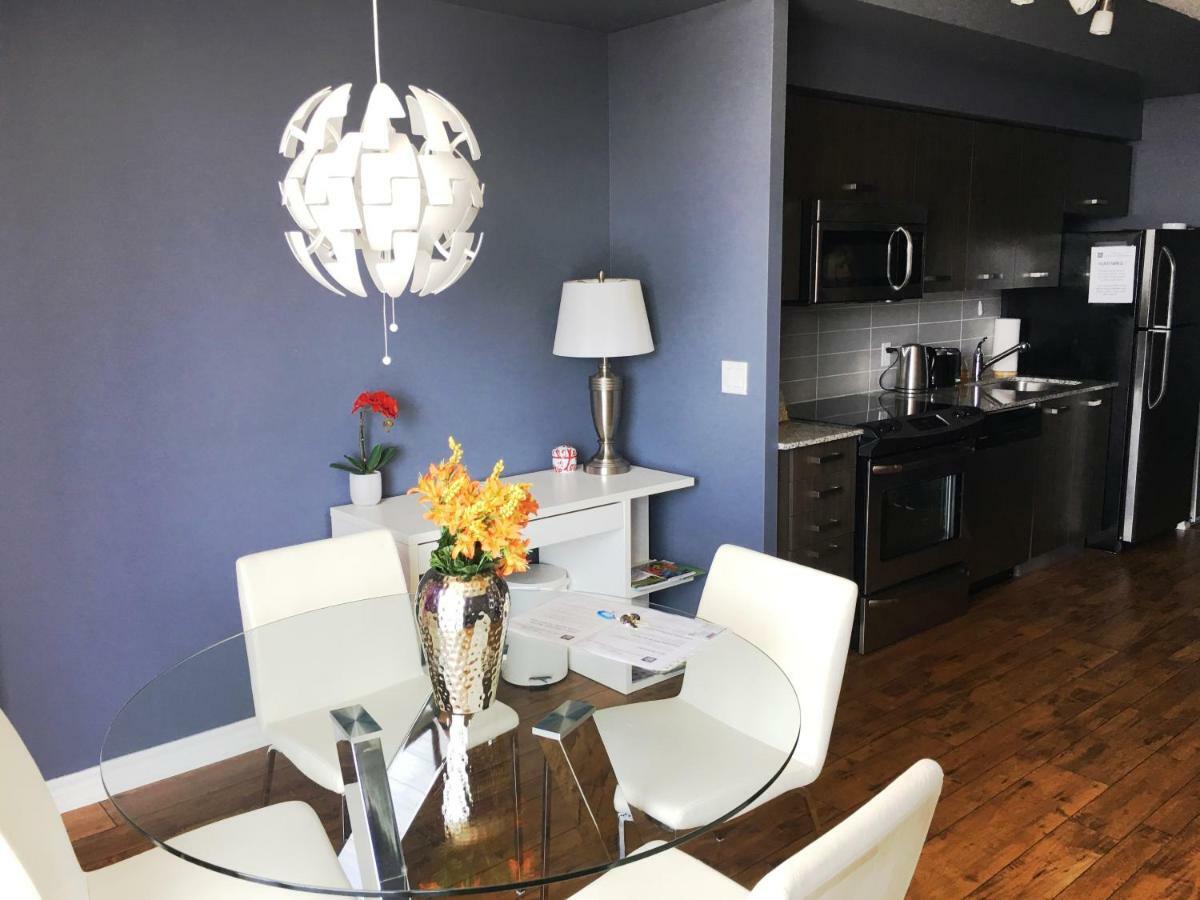 Altitude Suites Bay Street - Holiday Bonus - Free Parking Toronto Bagian luar foto